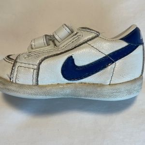 Nike‎ Baby Toddler Vintage 80s Sneakers Shoes Size 2 860204 EUC White and…